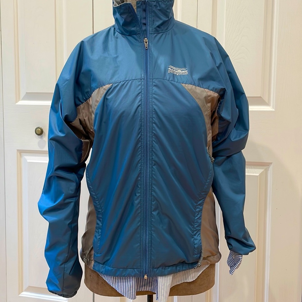 Patagonia vintage blue/gray fleece lined full zip lightweight jacket